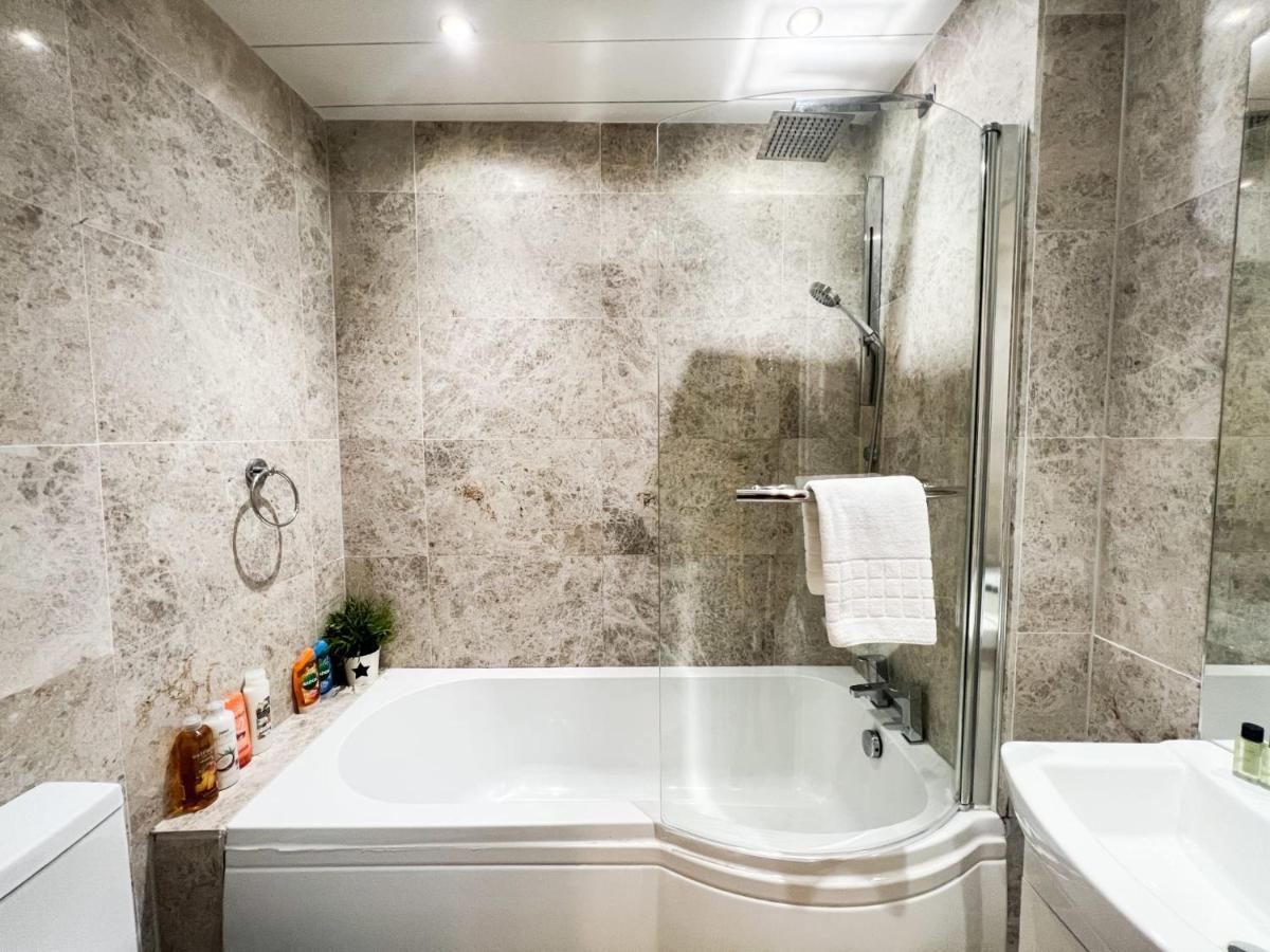 Spacious Flat Sleeps 8 Near Princes Street EDI Eksteriør bilde
