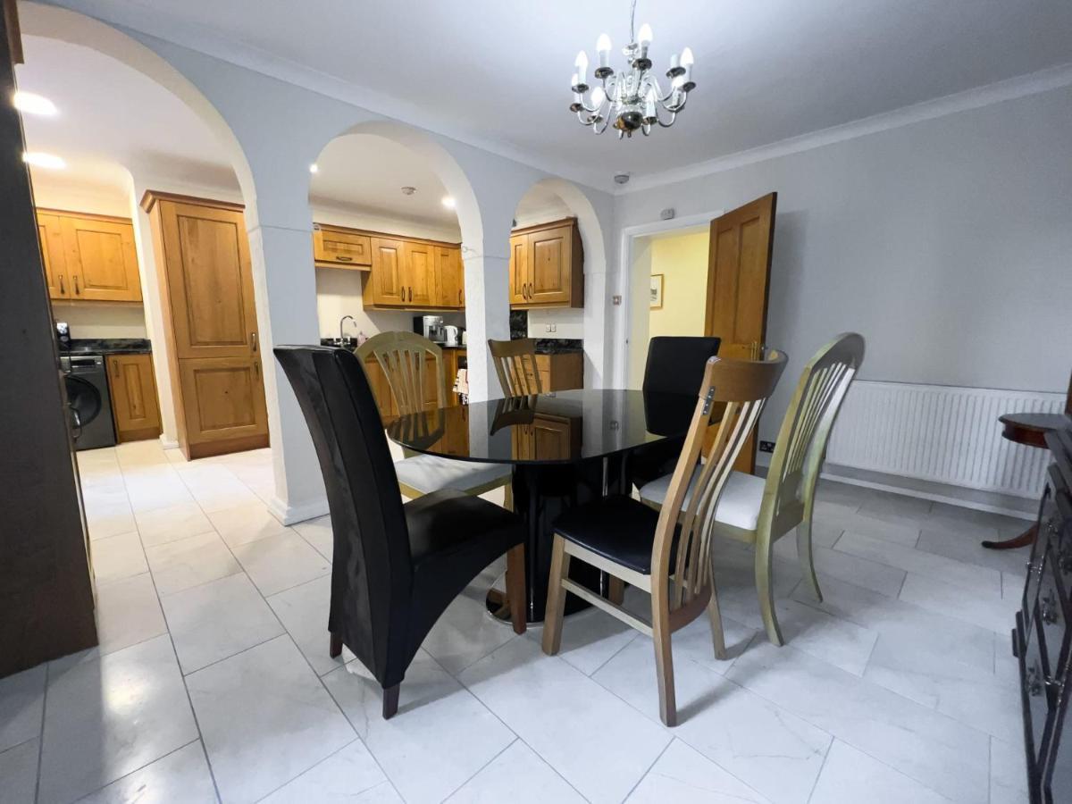 Spacious Flat Sleeps 8 Near Princes Street EDI Eksteriør bilde
