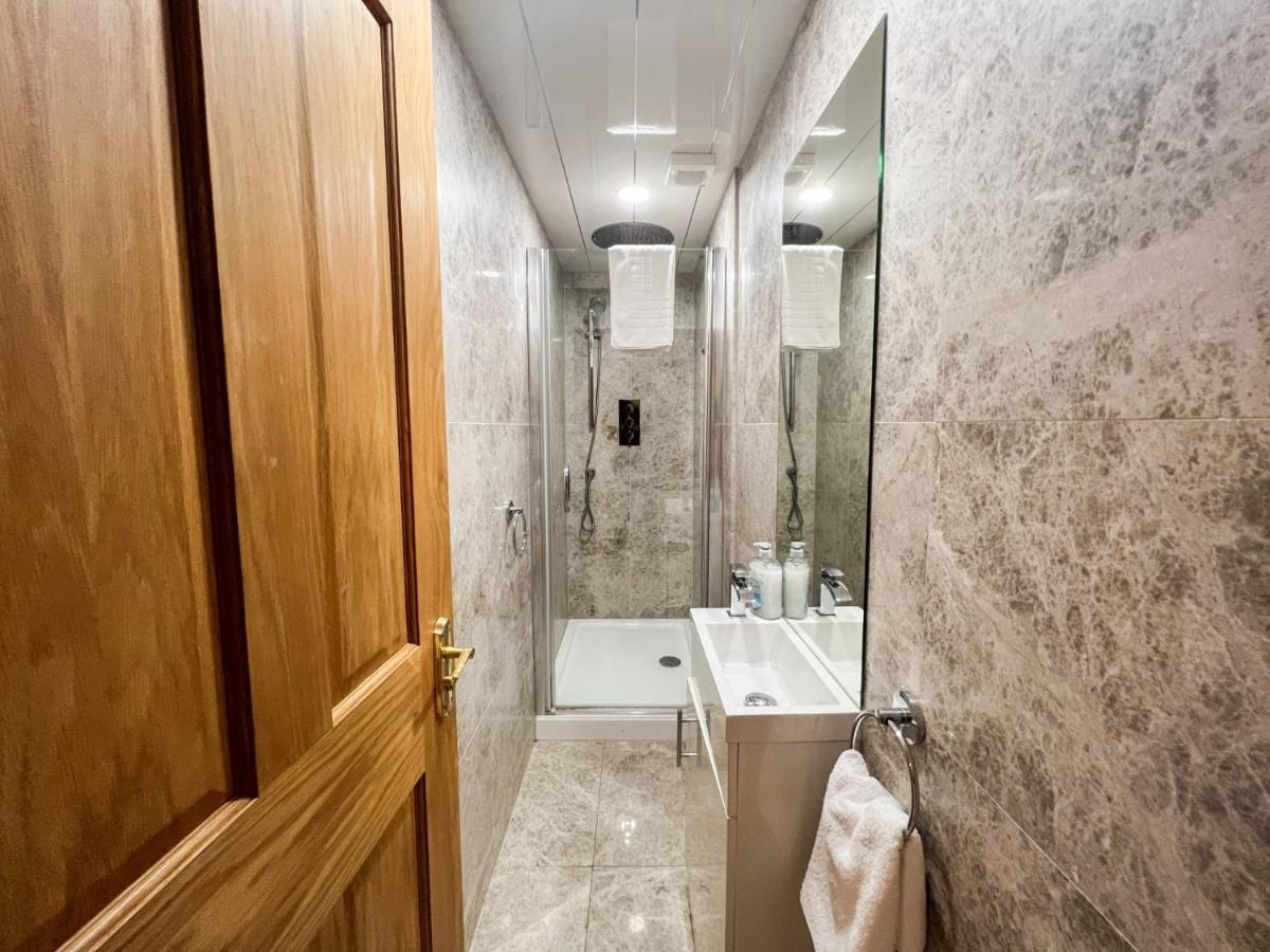 Spacious Flat Sleeps 8 Near Princes Street EDI Eksteriør bilde