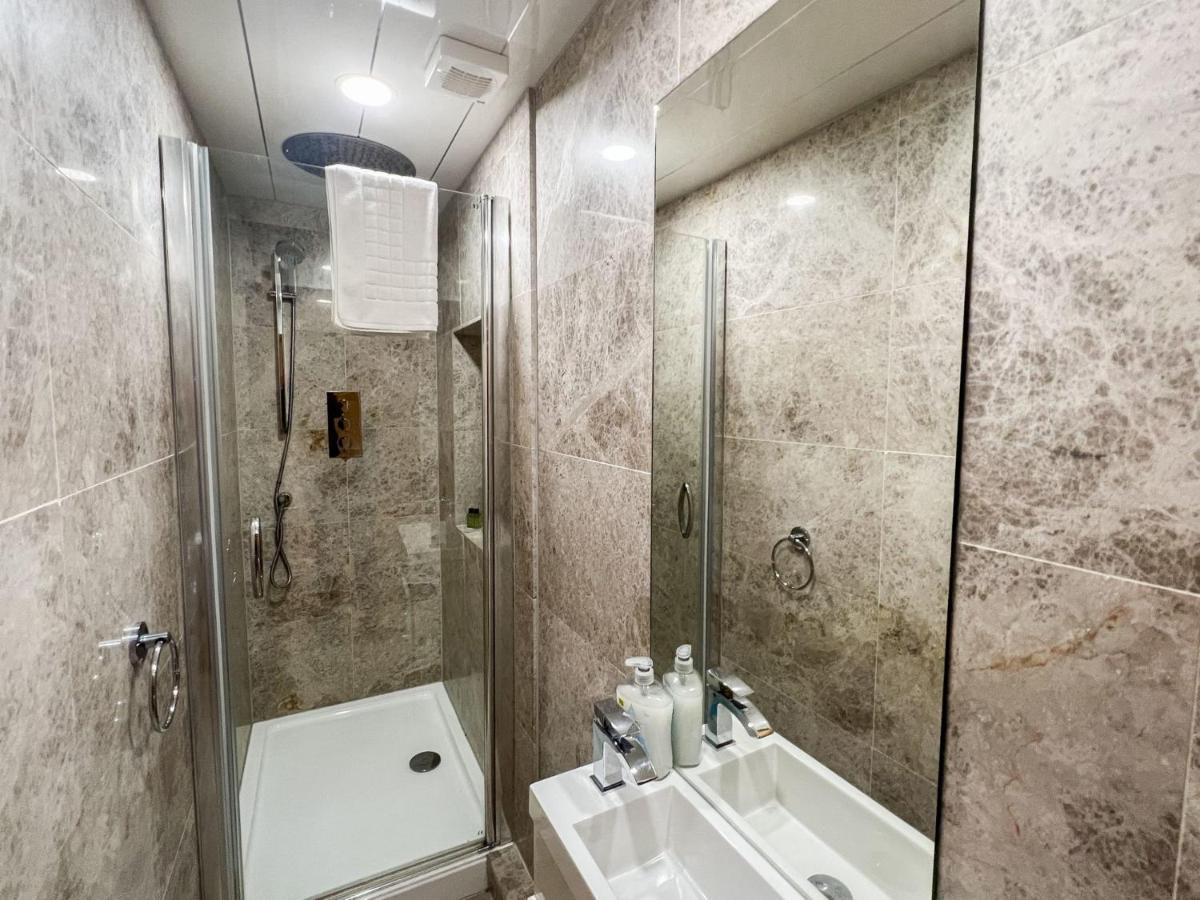 Spacious Flat Sleeps 8 Near Princes Street EDI Eksteriør bilde