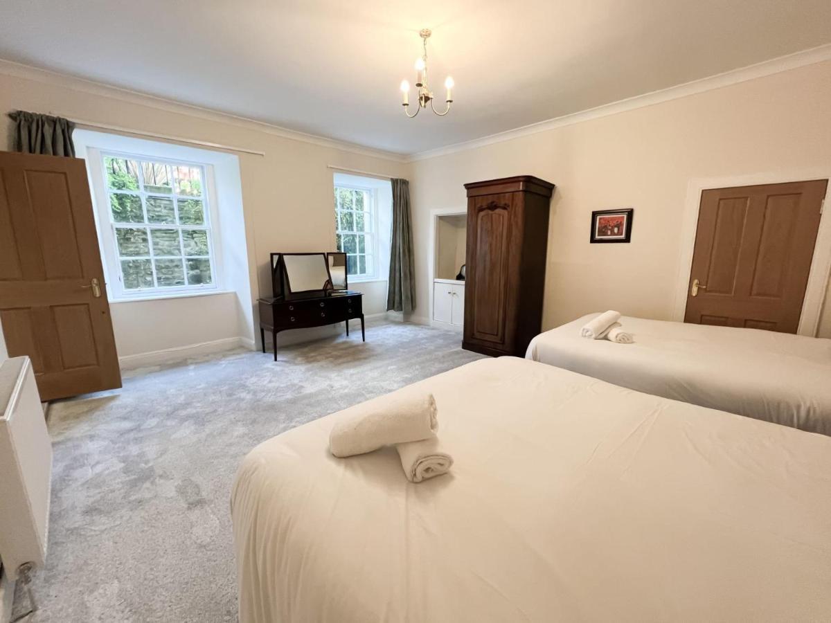 Spacious Flat Sleeps 8 Near Princes Street EDI Eksteriør bilde