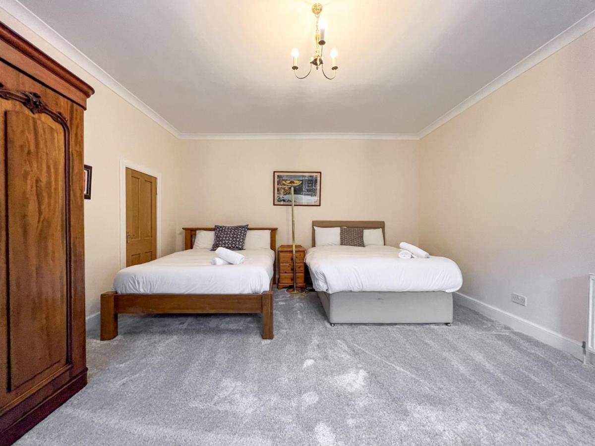 Spacious Flat Sleeps 8 Near Princes Street EDI Eksteriør bilde